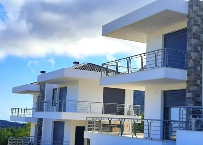 Oktonia Apartments-Evia