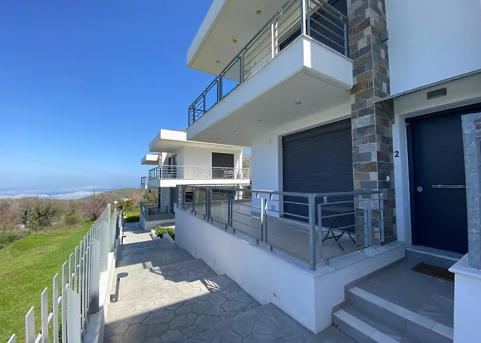 Oktonia Apartments-Evia