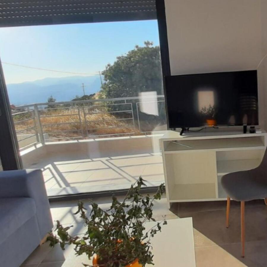 Oktonia Apartments-evia * Okhthonia